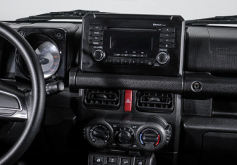 Подержанный автомобиль Suzuki Jimny 2021 года (13 фото)