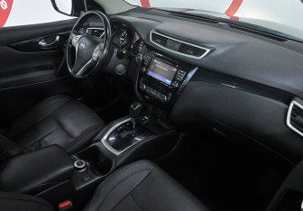 Подержанный автомобиль Nissan Qashqai 2014 года (9 фото)