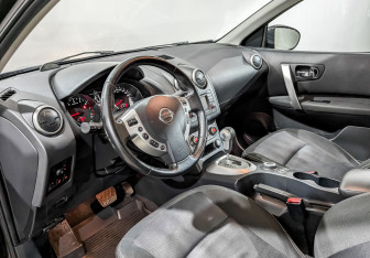 Подержанный автомобиль Nissan Qashqai 2013 года (16 фото)