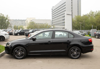 Подержанный автомобиль Volkswagen Jetta Sedan 2014 года (6 фото)
