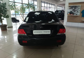 Подержанный автомобиль Mitsubishi Lancer Sedan 2007 года (6 фото)