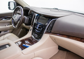Подержанный автомобиль Cadillac Escalade Suv 2015 года (8 фото)