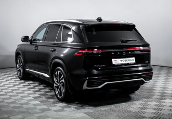 Подержанный автомобиль Geely Monjaro 2023 года (7 фото)