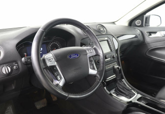Подержанный автомобиль Ford Mondeo Sedan 2013 года (9 фото)