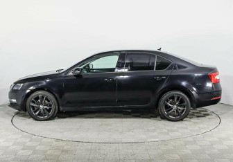 Подержанный автомобиль Skoda Octavia Liftback 2017 года (3 фото)