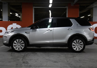 Подержанный автомобиль Land Rover Discovery Sport 2021 года (8 фото)