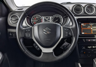 Подержанный автомобиль Suzuki Vitara 2016 года (22 фото)