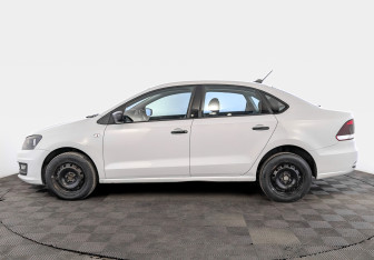 Подержанный автомобиль Volkswagen Polo Sedan 2019 года (8 фото)