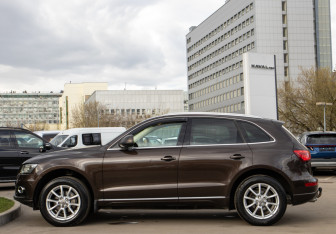 Подержанный автомобиль Audi Q5 2013 года (6 фото)
