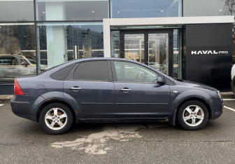 Подержанный автомобиль Ford Focus Sedan 2008 года (4 фото)