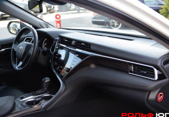 Подержанный автомобиль Toyota Camry Sedan 2018 года (7 фото)