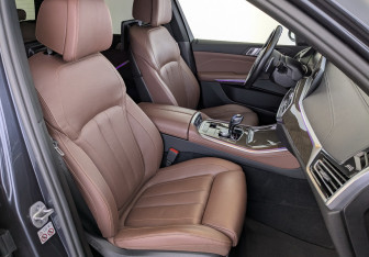 Подержанный автомобиль BMW X5 2022 года (24 фото)