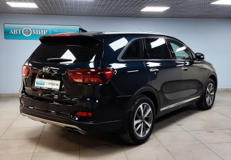Подержанный автомобиль Kia Sorento 2017 года (5 фото)