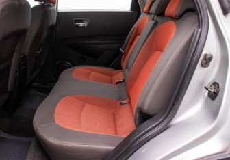 Подержанный автомобиль Nissan Qashqai 2008 года (11 фото)