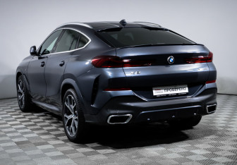 Подержанный автомобиль BMW X6 2020 года (7 фото)