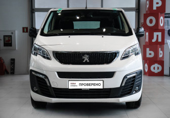 Подержанный автомобиль Peugeot Traveller 2021 года (2 фото)