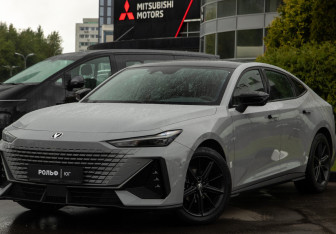 Подержанный автомобиль Changan UNI-V 2024 года (22 фото)