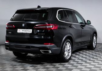 Подержанный автомобиль BMW X5 2018 года (5 фото)