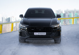 Подержанный автомобиль Audi Q8 2021 года (2 фото)
