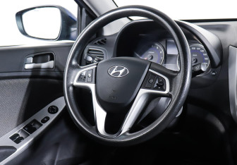 Подержанный автомобиль Hyundai Solaris Hatchback 2012 года (10 фото)