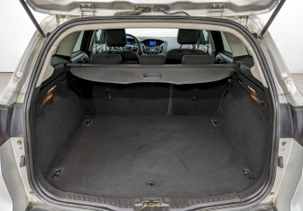 Подержанный автомобиль Ford Focus Wagon 2014 года (10 фото)