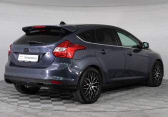 Подержанный автомобиль Ford Focus Hatchback 2013 года (5 фото)