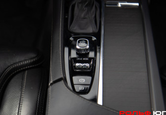 Подержанный автомобиль Volvo V90 Cross Country 2017 года (15 фото)