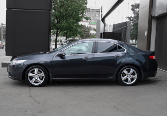 Подержанный автомобиль Honda Accord Sedan 2011 года (8 фото)