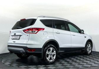 Подержанный автомобиль Ford Kuga 2013 года (5 фото)