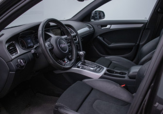 Подержанный автомобиль Audi A4 Sedan 2014 года (10 фото)