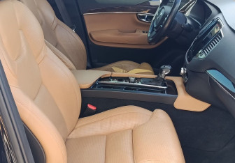 Подержанный автомобиль Volvo XC90 2015 года (9 фото)