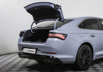 Подержанный автомобиль Geely Preface 2024 года (17 фото)