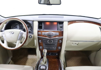 Подержанный автомобиль Infiniti QX80 2015 года (15 фото)