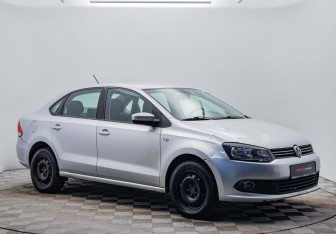 Подержанный автомобиль Volkswagen Polo Sedan 2014 года (7 фото)
