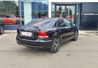 Подержанный автомобиль Volkswagen Polo Sedan 2018 года (5 фото)