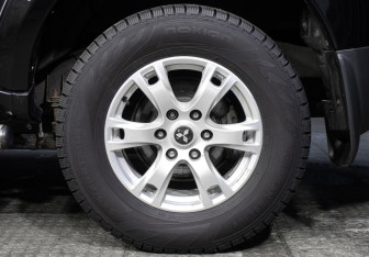 Подержанный автомобиль Mitsubishi Pajero Sport 2014 года (25 фото)