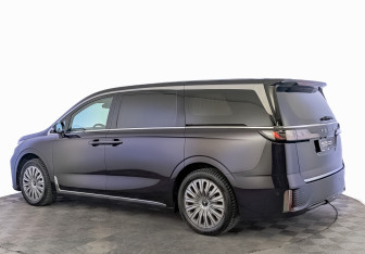 Подержанный автомобиль Voyah Dream 2023 года (7 фото)