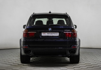 Подержанный автомобиль BMW X5 2013 года (7 фото)
