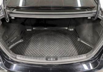 Подержанный автомобиль Hyundai Elantra Sedan 2017 года (10 фото)