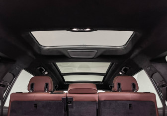 Подержанный автомобиль BMW X7 2022 года (25 фото)