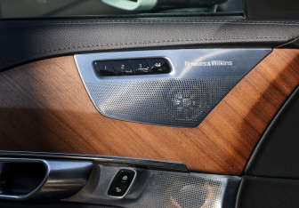 Подержанный автомобиль Volvo XC90 2017 года (22 фото)