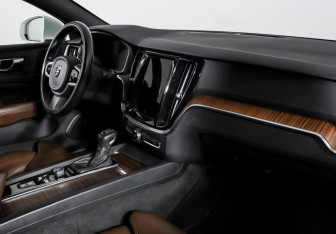 Подержанный автомобиль Volvo S60 2020 года (9 фото)