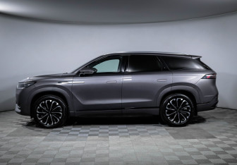 Подержанный автомобиль Jaecoo J8 2024 года (8 фото)