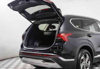 Подержанный автомобиль Hyundai Santa Fe 2022 года (19 фото)