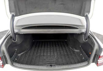 Подержанный автомобиль Genesis G80 2021 года (10 фото)