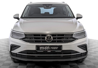 Подержанный автомобиль Volkswagen Tiguan 2021 года (2 фото)