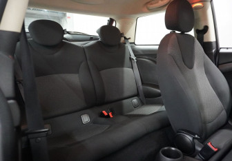 Подержанный автомобиль MINI Hatch 2013 года (13 фото)