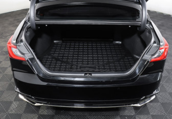 Подержанный автомобиль Toyota Camry Sedan 2025 года (10 фото)