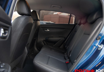 Подержанный автомобиль Kia Rio Hatchback 2022 года (8 фото)