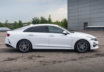 Подержанный автомобиль Kia K5 2019 года (4 фото)